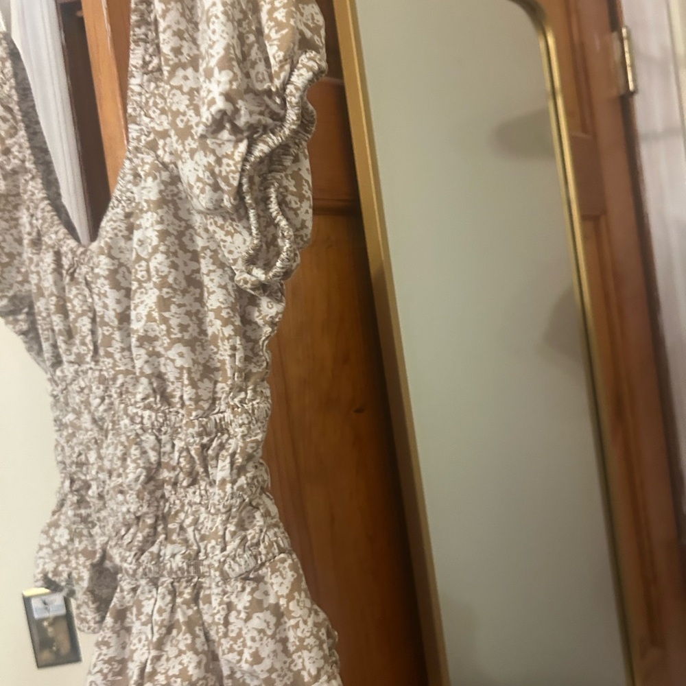 Floral Ruffle Sleeve Blouse - Picture 3 of 7